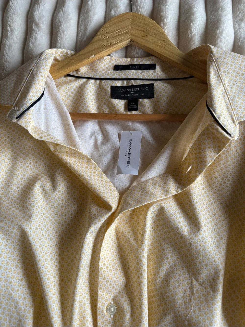 Banana Republic Men's Pale Yellow Microdot Dress Shirt
